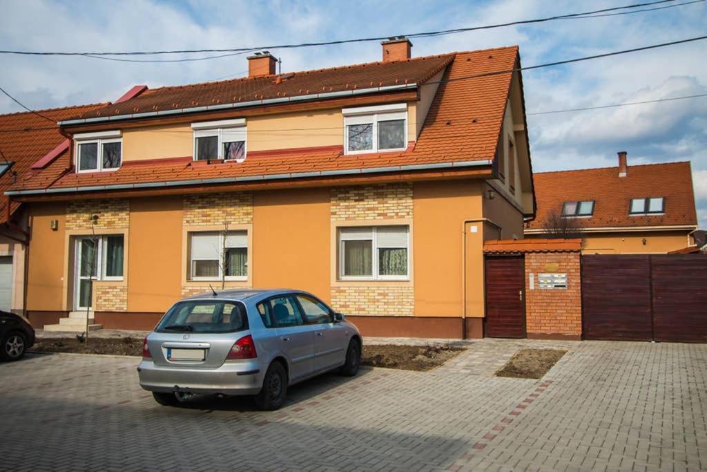 Teubel Apartman 2 Székesfehérvár Exteriör bild